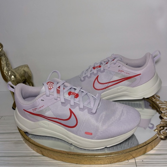 Nike women’s downshifter 12 Low-top running shoes size 9 light purple - Picture 3 of 9